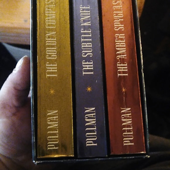 His Dark Materials (boxed/slipcase trilogy): book (1) one - The Golden Compass ( - Picture 2 of 2